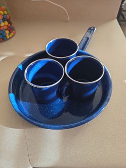 Camp pan and cups