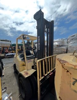Hyster forklift -     Reliable Heavy-Duty Material Handling