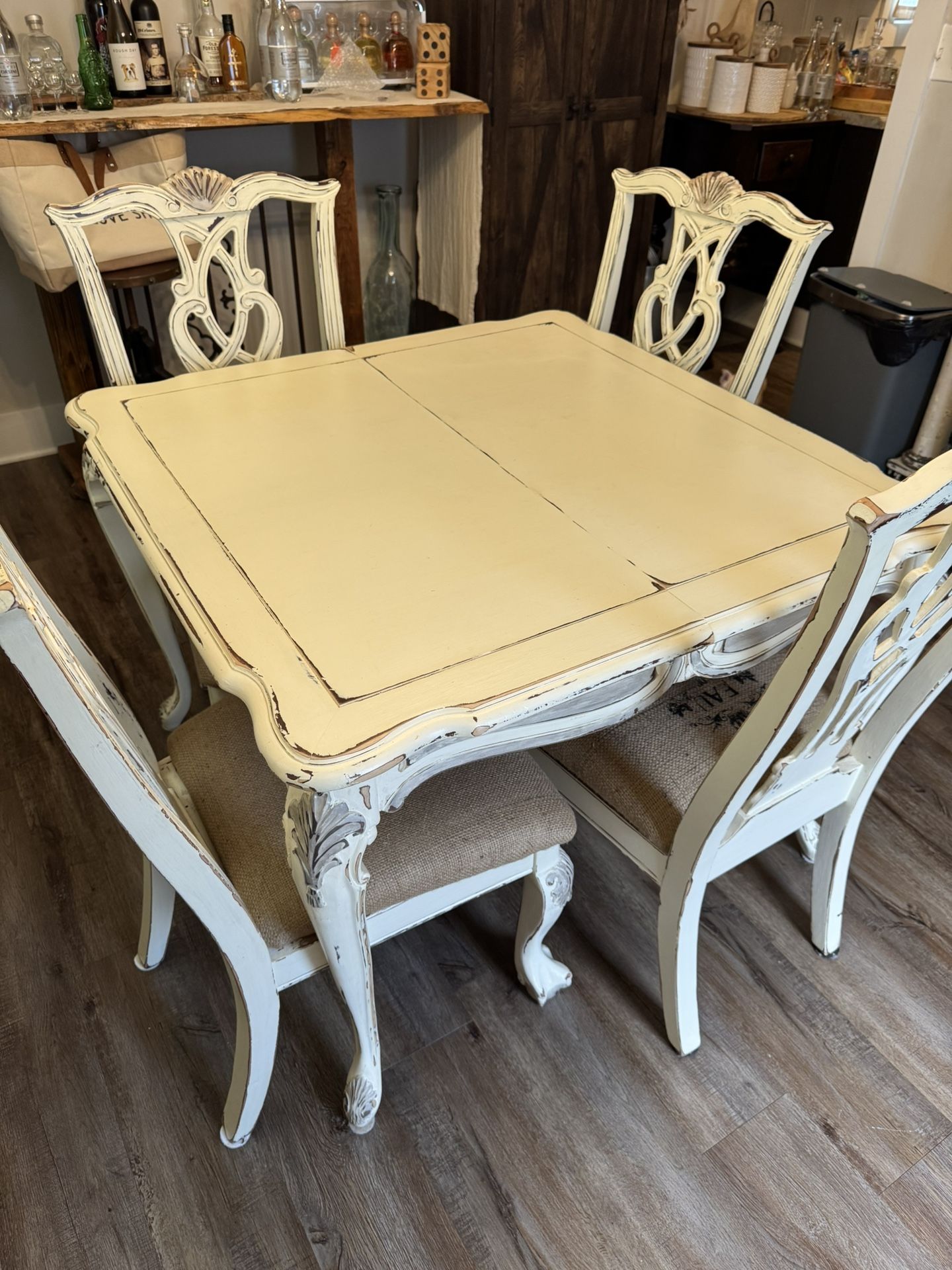 Dining Table With 4 Chairs. Mahogany