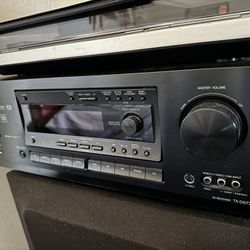 Onkyo DS777 Stereo Receiver.  Powerful! 135 Wpc!