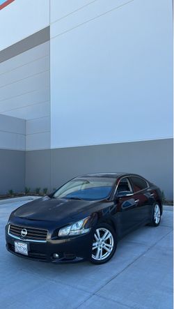 2011 Nissan maxima sport