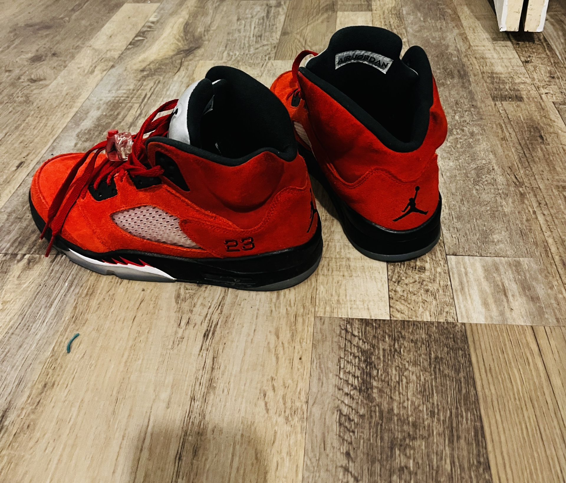 Jordan Retro 5 ( Raging Bull Red) Size 8.5