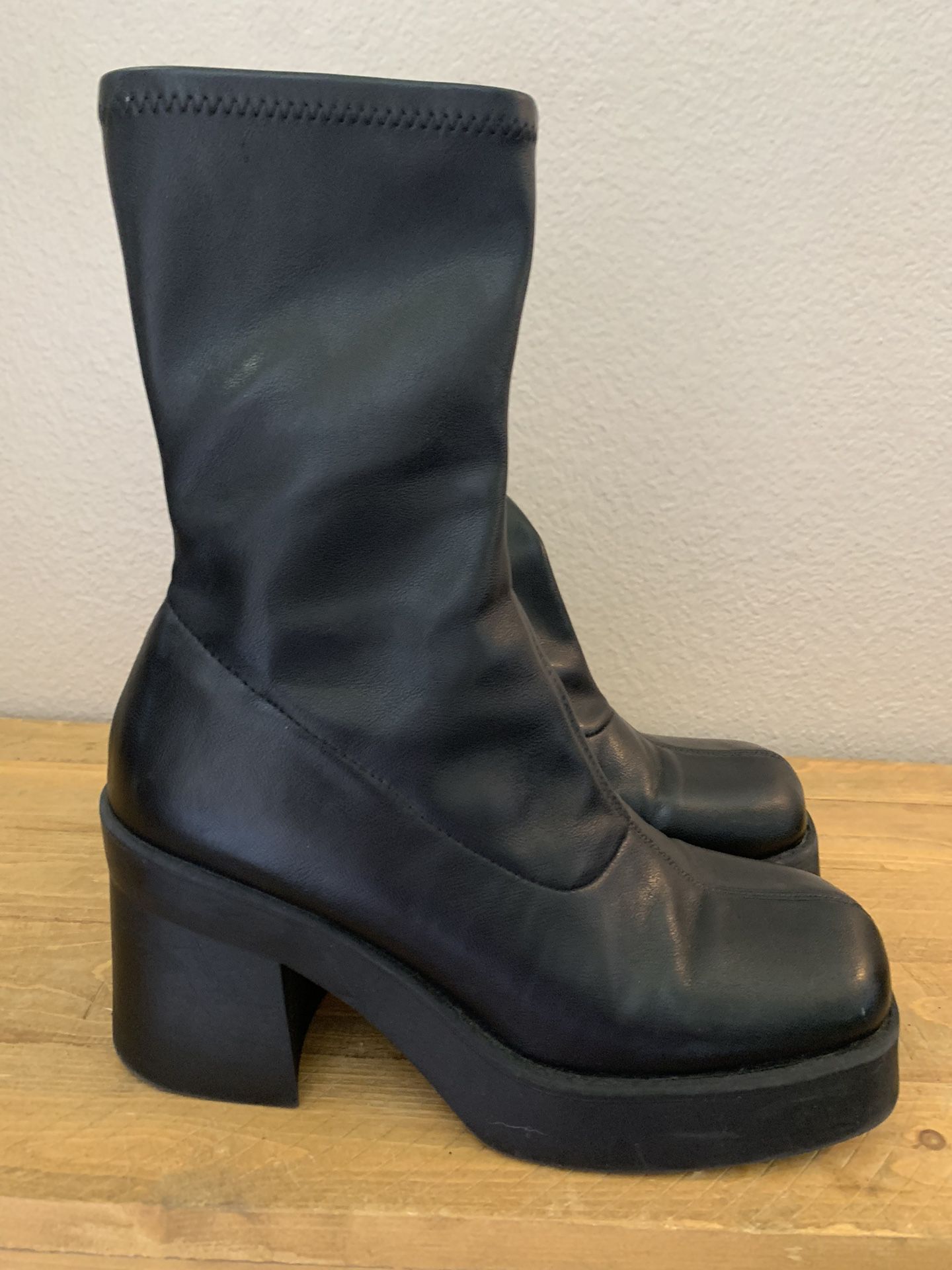 Steve Madden Women's Black Boots Size 8.5
