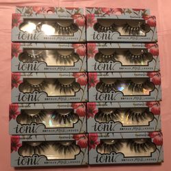 ioni Feathery Cluster Doll