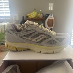 Saucony ProGrid Guide 7 – Graphite – Size 8.5 (New in Box)