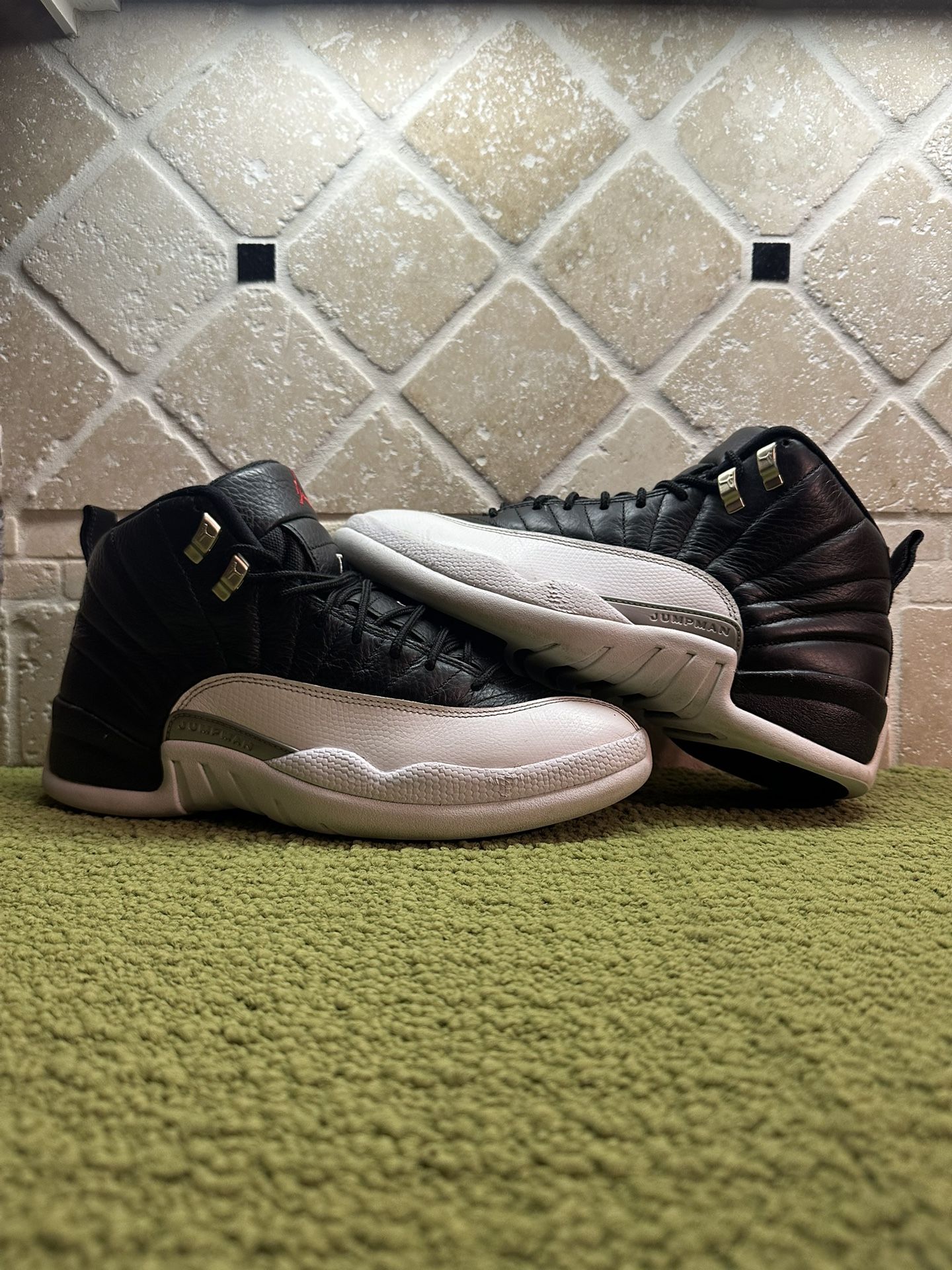 Jordan 12 “Playoffs” -Size 9.5M -No box -Used