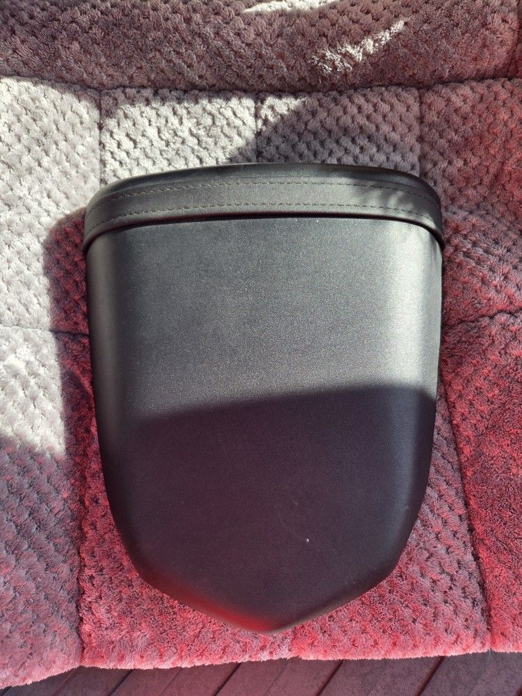 2004 Suzuki Rear Seat Pillon