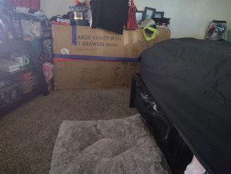 vanity just need to get mirror brand neww asking 150 worth 400