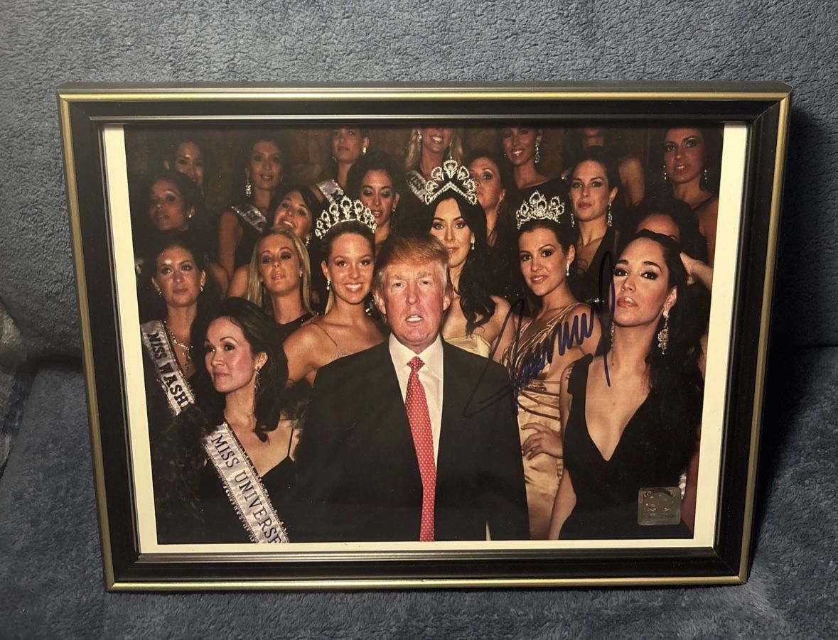 *Framed* Donald J. Trump Signed Autographed 8x10 Photo Miss America with COA + Holo 100% Authentic
