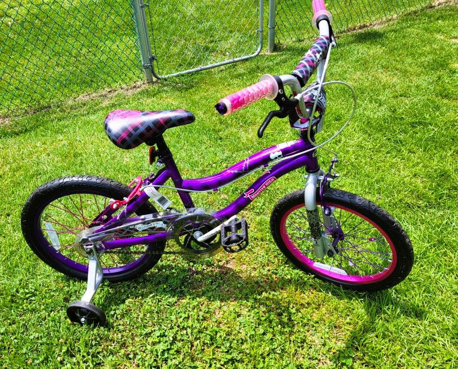MONSTER HIGH 18 INCH BIKE WITH TRAINING WHEELS - DUAL HAND BRAKES AND PEDDLE BRAKES - LIKE NEW