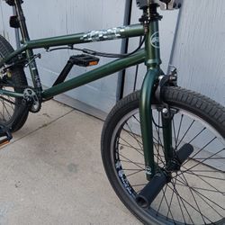 BMX.      REDLINE.        20"tires 