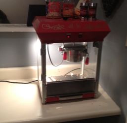 Popcorn machine / popcorn maker
