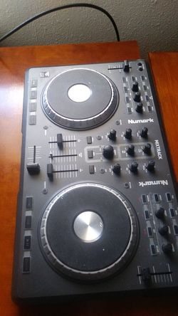 Numark Mixtrack