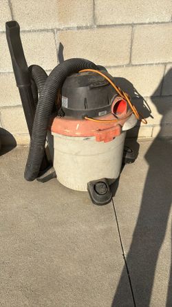 wet/dry vacuum cleaner