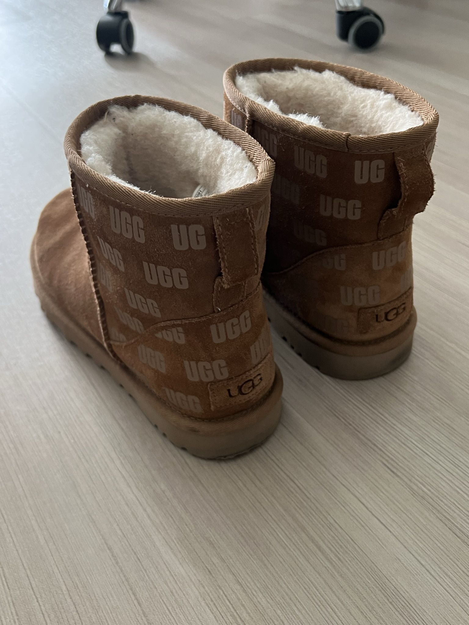 UGG 1129290CHE 関税送料込 UGG（UGG）/UGG/アグ/W VENTURE DAZE SLIDE/ベンチャー デイズ