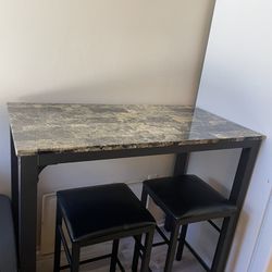 Bar Table With 2 Stools 