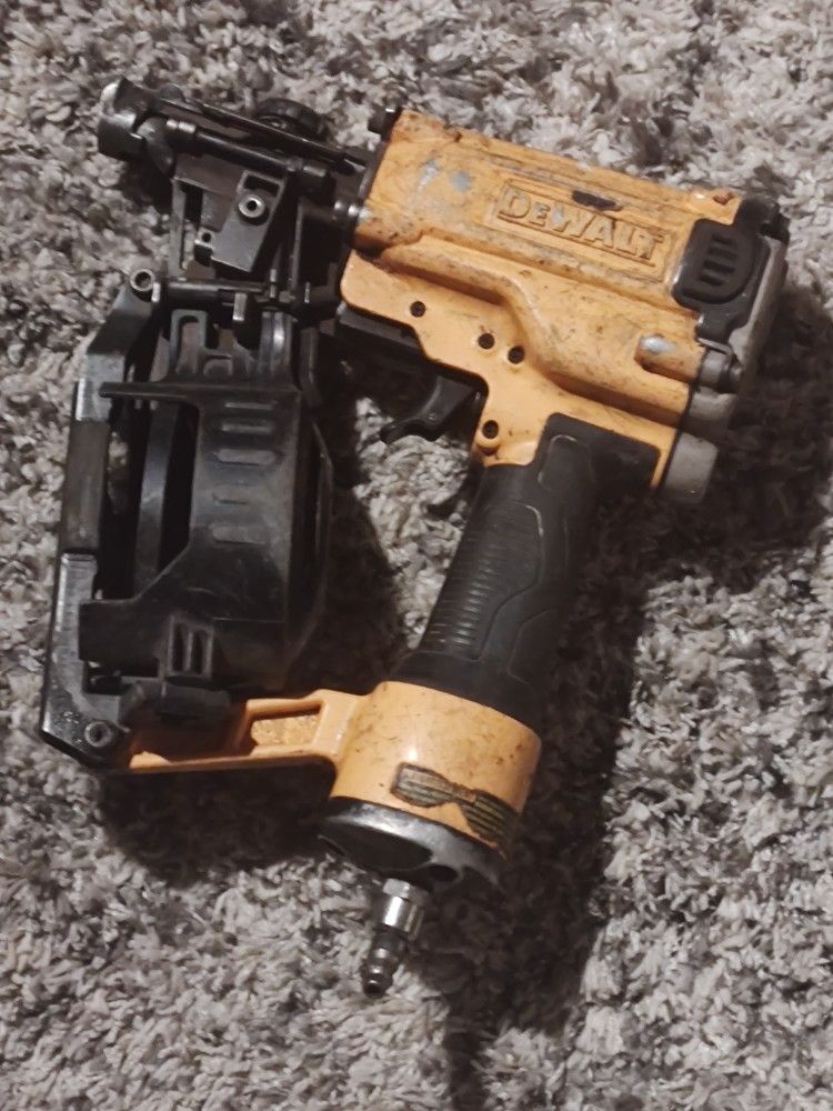 Dewalt DW45RN Coil Roofing Nailer