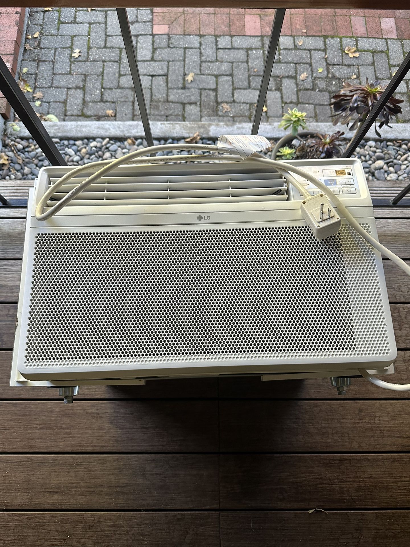 Large Lg Air condition 