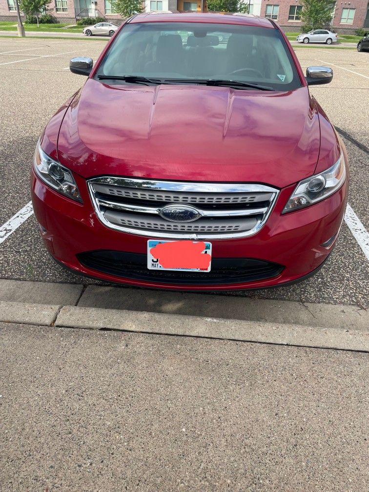 2010 Ford Taurus SEL