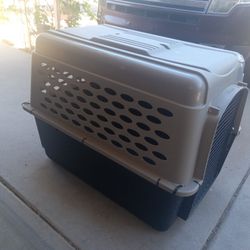 Good Large Petmate Dog kennel! 