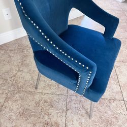 Accent Chair 