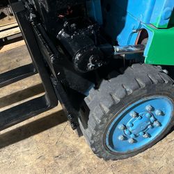 Forklift 5 Tons O Lbs  Datsun 