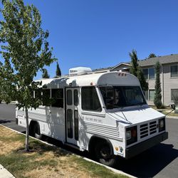 2001 Bluebird Skoolie Conversion