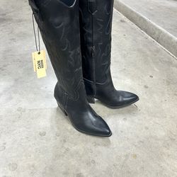 Boots - size 8
