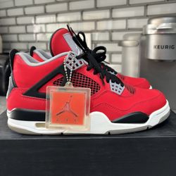 Jordan 4 Toro Bravo