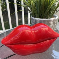 BIG RED LIP-Shaped Telephone