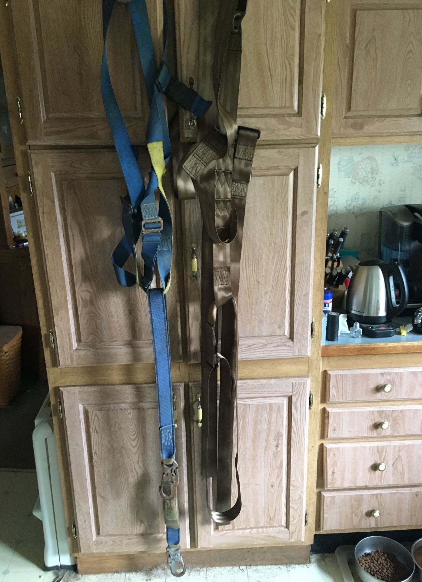 Tree arborist harness tree trimming