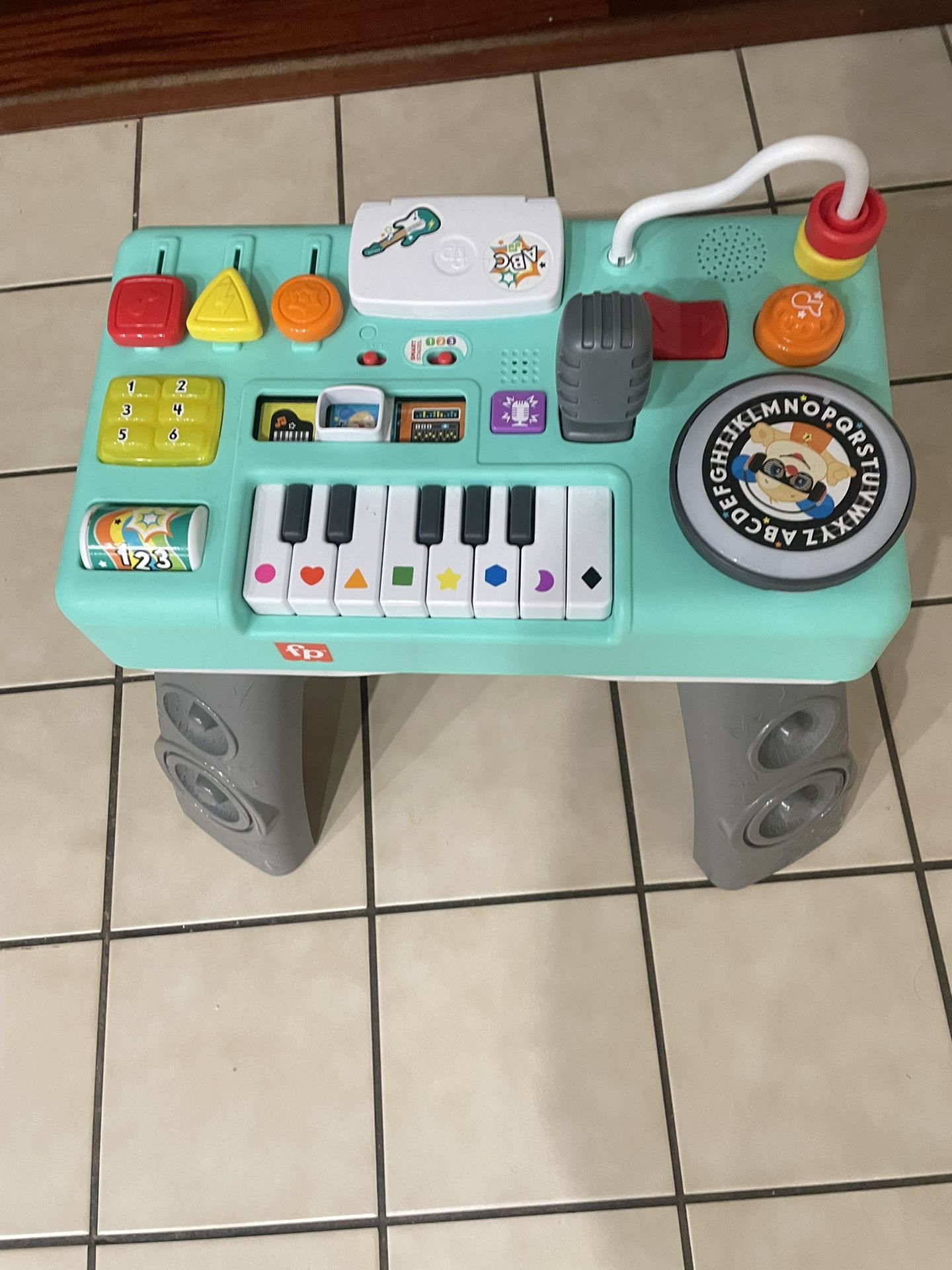 Fisher-Price Laugh & Learn Mix & Learn DJ Table