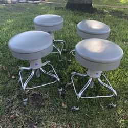  Pelton Hospital Adjustable Cushioned Chair Stools Wheeled