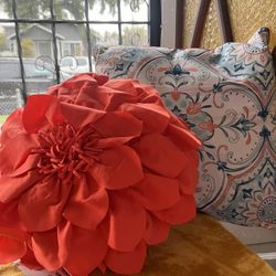 Set Of Two Decorative Pillows 