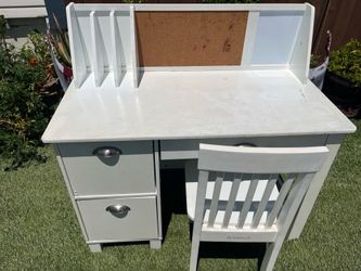 KidKraft Kids Desk