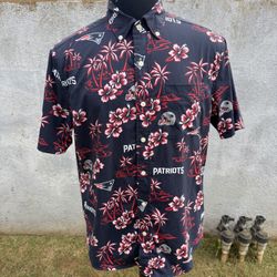 PreOwned Reyn Spooner New England Patriots Hawaiian Shirt Football Men's Small