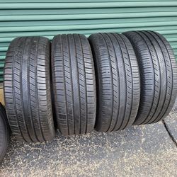 235 55 19 Michelin