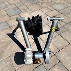 Cycle Ops Trainer With Riser Works Perfectly 