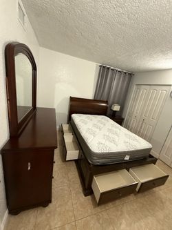 3 Pcs Full Size Bedroom Sets.