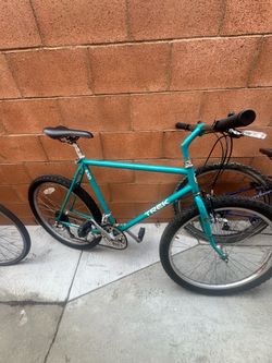 TREK 830