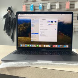 2022 MacBook Pro 13” M2 Chip 8gb 256gb