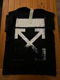 New graphic fashion tee size m