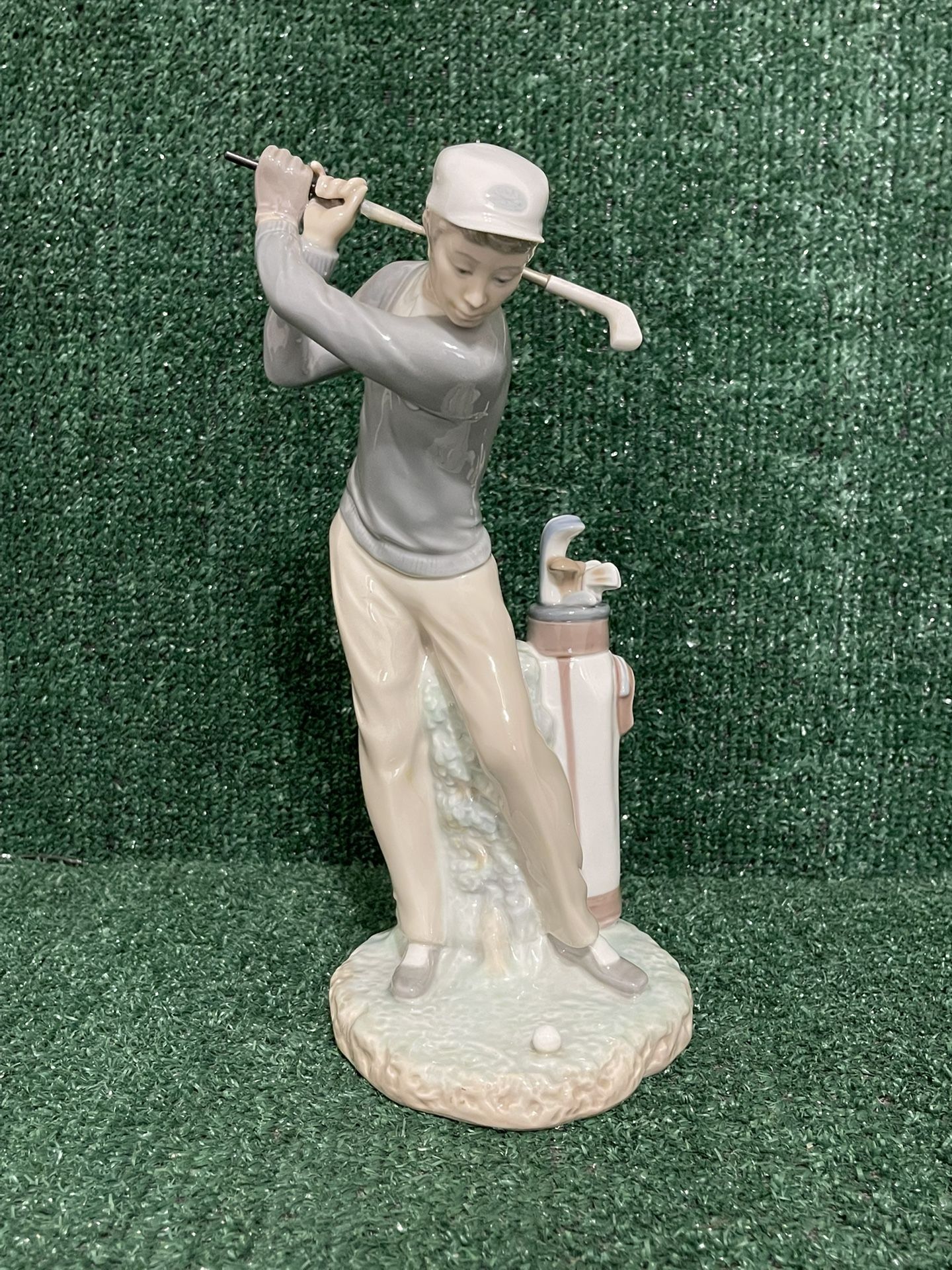 Lladro Golfer Swinging Club Porcelain Figurine 4824 11” Tall Free Shipping!