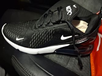 Nike Air Max 270 size 10 NEW