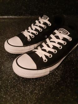 Converse womens 8 Great Condition