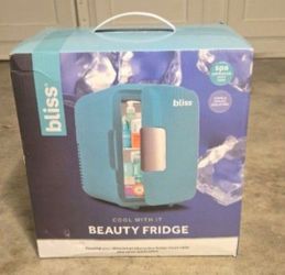 Mini Beauty Fridge