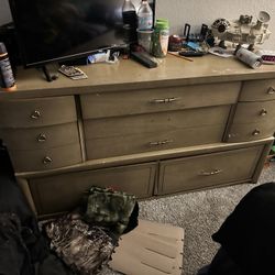 Dresser