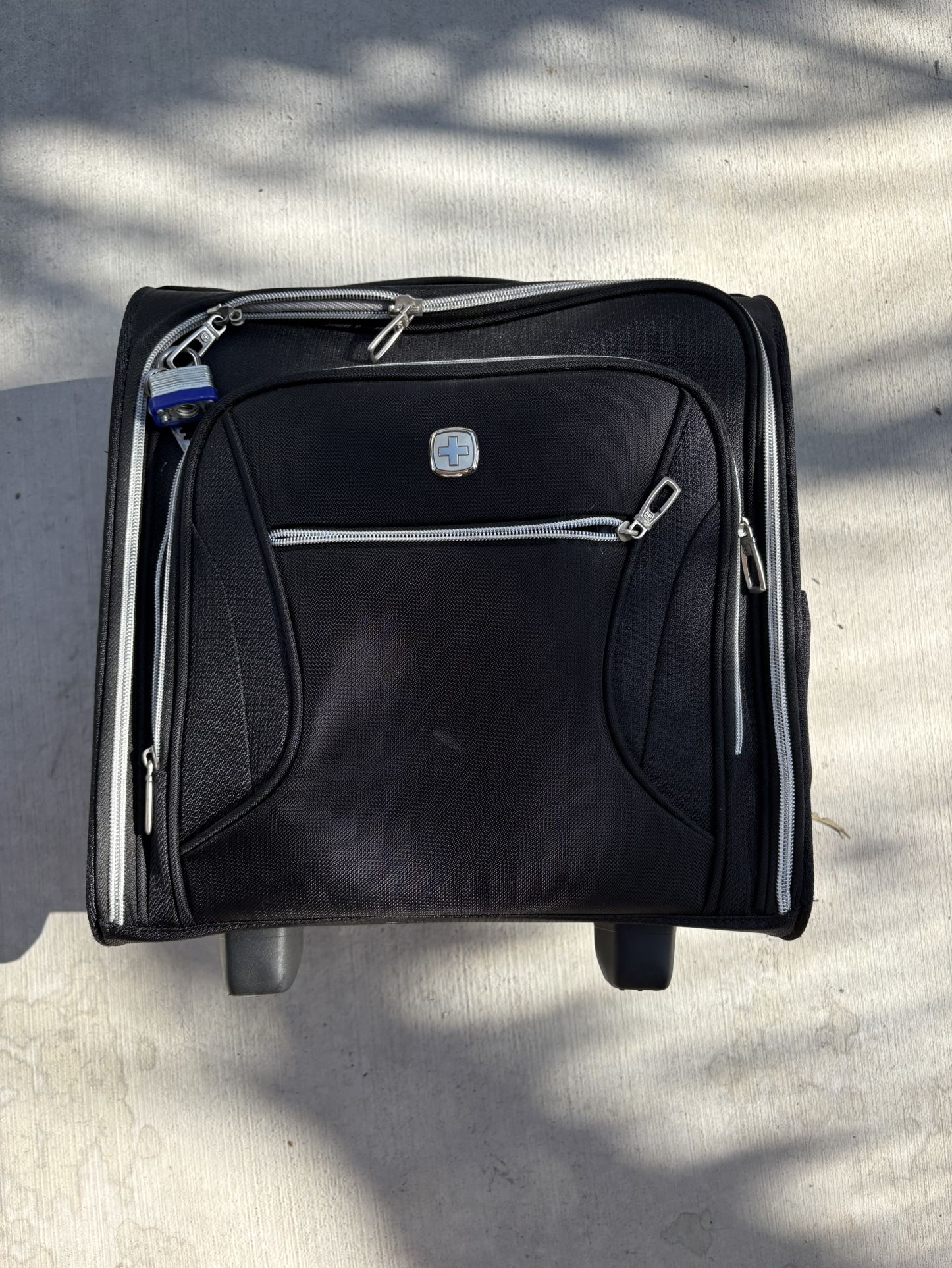 SWISSGEAR Checklite Mini Carry-On Spinner Luggage