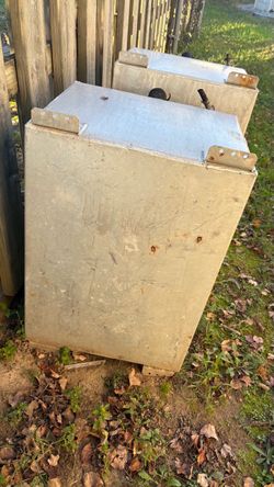 2- 18x20x28” custom fabricated aluminum marine boat fuel tank (belly or below-deck style) equipped with welded mounting brackets, a 5-bolt fuel send