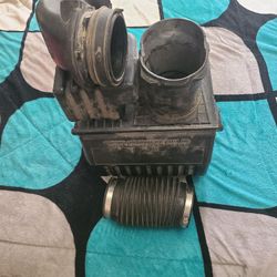 98 Chevrolet Suburban  OEM Air Intake W/box For Sale!!